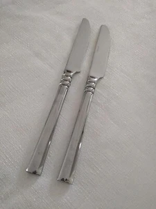 Oneida TORTOLA Stainless 2 Dinner Knives Glossy Flatware - Picture 1 of 4
