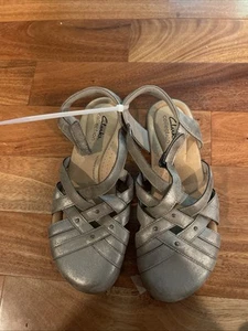 Clark’s Elizabelle Sea Pewter Metal Sandals Size 8wide NWOB - Picture 1 of 3
