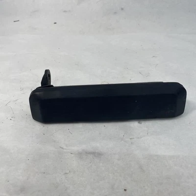 1987–1995 Nissan Pathfinder Hardbody Pickup Door Handle RH Front – OEM Exterior - Image 1 of 3