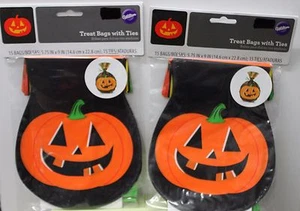 2-SET WILTON PUMPKIN TREAT BAGS 30 CT Halloween Party Favors Candy Treats NEW - Picture 1 of 2