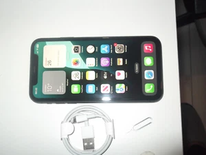 Apple iPhone 11 - 64GB - Space Grey (Unlocked) A2221***BATTERY 100%*** - Afbeelding 1 van 22