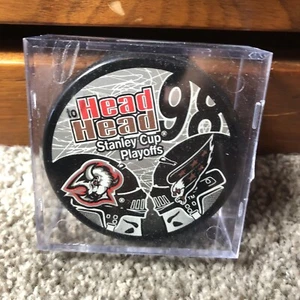1998 BUFFALO SABRES vs Washington Capitals STANLEY CUP PLAYOFFS PUCK - Bild 1 von 3