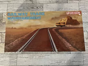 Drago - Binario ferroviario con terrapieno - scala 1/35 - Kit #3825 - Foto 1 di 4