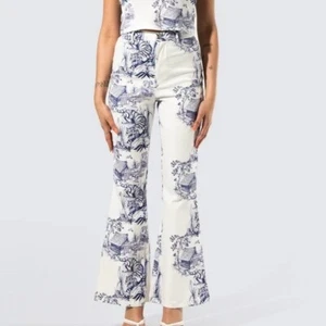 Finesse Dawn Blue and Cream Tiger Print High Rise Flare Leg Pant S - Picture 1 of 8