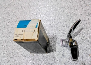 56-62 Corvette RH Soft Top Front Header Latch (Short Handle)-GM#3716390--NOS - Picture 1 of 10