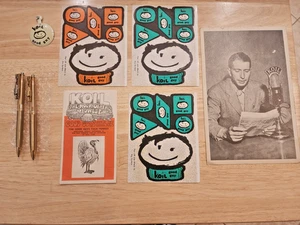 Vintage Lot Koil Radio Station Omaha Nebraska Kugelschreiber Aufkleber Pin Foto - Bild 1 von 20