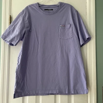 Greg Norman 男式大码柔软口袋 T 恤丁香微风紫色钓鱼衬衫 — 第 1/4 张图片
