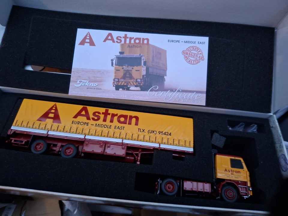 TEKNO, ASTRAN 142, 4X2, WITH TANDEM SPEAD-AXLE TILT TRAILER, 1:50 SCALE, TEKNO - Image 1 of 1