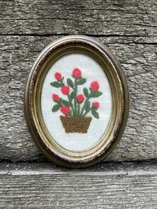 Vintage italienisch 50er Jahre gerahmt ovale Nadelspitze Blumen Wandbehang Cottagecore Dekor - Bild 1 von 14