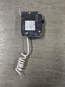 Eaton QB1020AFGF Circuit Breaker 1 Pole 20 Amp Dual Function Arc/Ground Fault - Picture 1 of 6