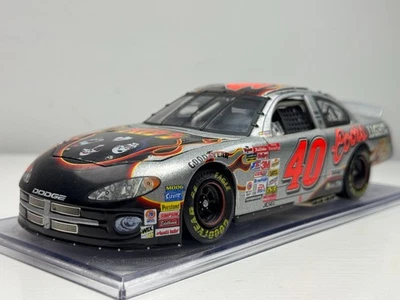 Action Sterling Marlin Coors Light KISS 2001 Dodge Intrepid R/T NASCAR Diecast - Imagem 1 de 4
