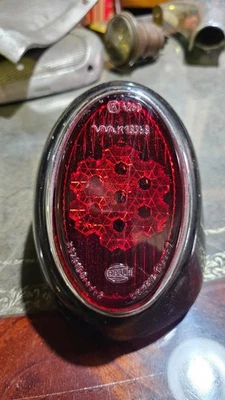 Luz trasera Volkswagen Beetle. Hella Glass Foto 1 de 4