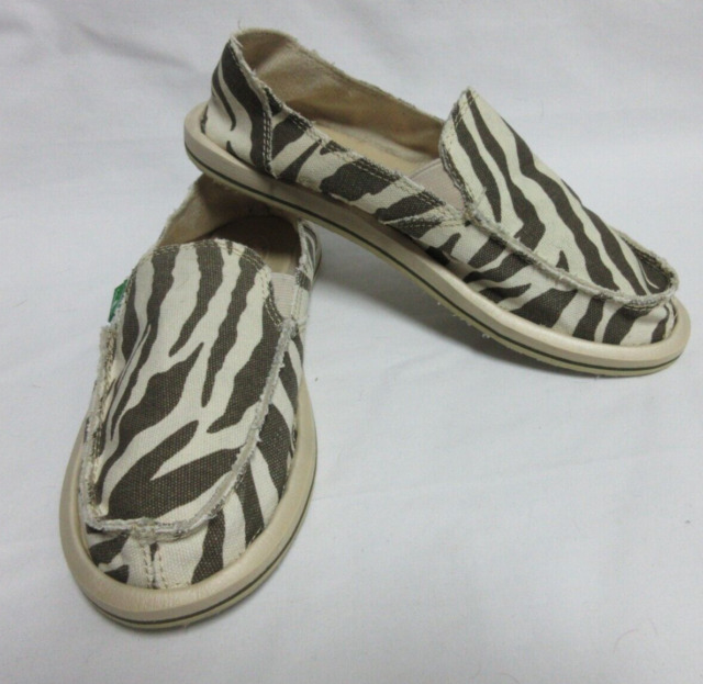 SANUK Animal Print Zebra Print Canvas Loafer/Boat Size 9 USA women's