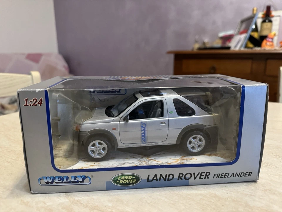 SPLENDIDA LAND ROVER FREELANDER WELLLY  1:24 NUOVA IN BOX DA COLLEZIONE - Immagine 1 di 4