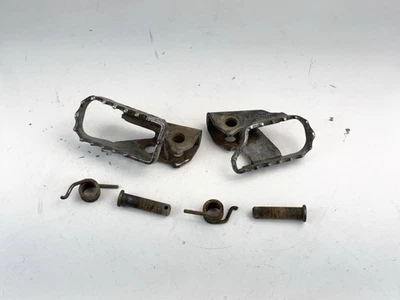 ✅ Juego de reposapiés Yamaha TTR125 TTR 125 2000-2007 originales OEM 2003 Foto 1 de 4