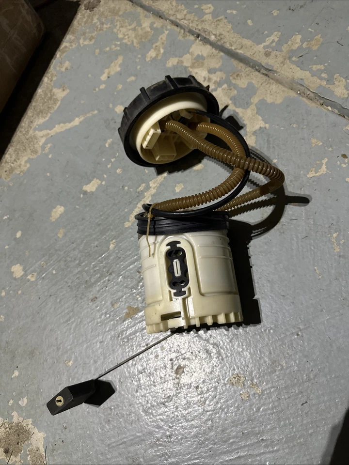 VW EUROVAN MV 1993-1997 1999-2004 - BOMBA DE COMBUSTIBLE 701919051R Foto 1 de 4