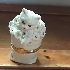 Lenox Treasures The Inquisitive Kitten Box Cream Cat in Flower Bucket Trinket - Picture 1 of 9