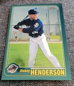 RICKEY HENDERSON - 2001 Topps Traded & Rookies Chrome #T77  **MINT**  FREE SHIP!