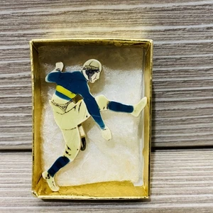 Rare Vintage Football Player Pin Leather Helmet Player Plastic W/pinback - Picture 1 of 5