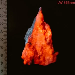 Fluorescent Hackmanite daylight tenebrescent & phosphorescent Afghanistan 414ct - Picture 1 of 11