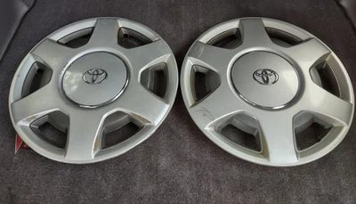 Cubiertas de rueda Toyota 15" OEM 6 radios 1999-2001 Camry se adapta a otras 2 cubiertas Foto 1 de 4