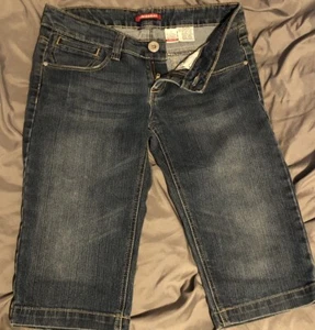 UnionBay Shorts Women Sz 7 Long Denim Bermuda Low Rise Stretch Flap Pockets Y2K - Picture 1 of 9