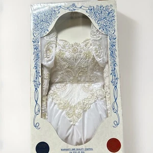 Vintage Preserved Wedding Dress Vacuum Sealed 1/27/1995 - Picture 1 of 9