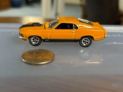 Ford Mustang Mach 1 1970 Johnny Lightning naranja - neumáticos de goma Foto 1 de 4