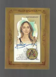 Mini auto SARAH NATOCHENNY 2023 Topps Allen & Ginter incorniciata #MA-SN AUTOGRAFO - Foto 1 di 2