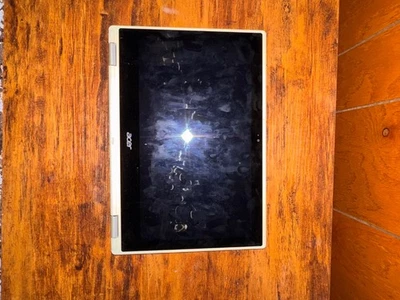 portátil Chromebook Acer pantalla táctil. Blanco  Foto 1 de 4