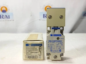 TELEMECANIQUE XS8-C40FP260H7 INDUCTIVE PROXIMITY SWITCH 24VDC-240VAC 50/60HZ - Picture 1 of 9