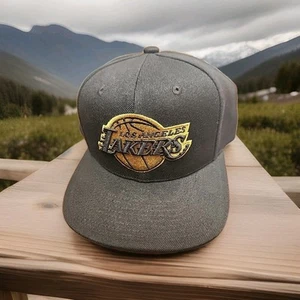 *Los Angeles Lakers* snspback hat by Mitchell & Ness - Picture 1 of 3