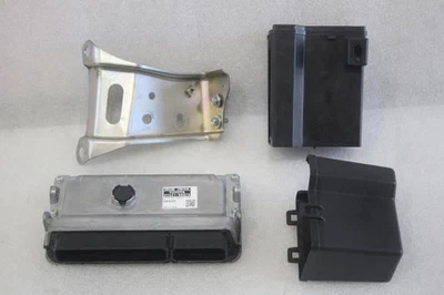 Módulo de control del motor Lexus RX450H 2014 ECU con estuche y soporte 89661-48Q70 Foto 1 de 4