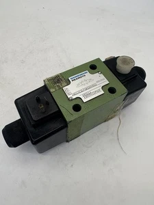 Rexroth 4WE10E31/CW220N9K4 Hydraulic Valve - Picture 1 of 3