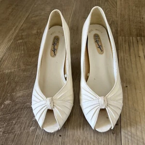 Vintage Women’s Upstage Cream Color Mid Heel Peep Toe Shoes Size 7 1/2 D - Picture 1 of 13