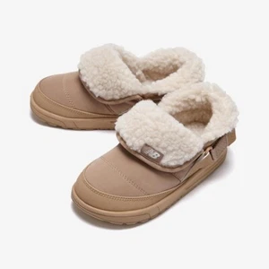 New Balance Pufflee V2 Fleece Mule Sherpa Clog Boots Beige Kids ✅Multiple Sizes - Picture 1 of 6