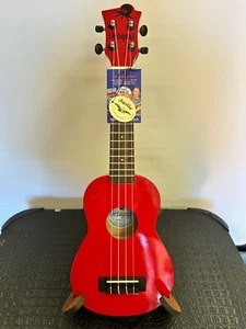Octopus Academy Soprano Ukulele - with FREE Wooden Ukulele Stand worth £14.99 - Picture 1 of 4