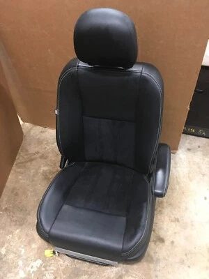 Dodge Caravan 2012-2019 asiento delantero derecho del lado del pasajero negro OEM. Foto 1 de 4