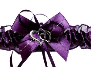 SATIN Strumpfband VIOLETT / PFLAUME 2 Herzen Satin Schleife BRAUT Handarbeit EU - Bild 1 von 2