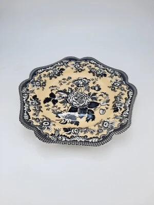 Spode Archive Collection British Flowers - Rosa Scalloped 9.5”  Plate - Image 1 of 4