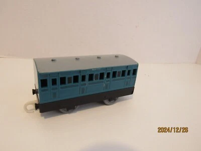 THOMAS & FRIENDS TRACKMASTER AZUL AUTOBÚS DE PASAJEROS 2009 DIFÍCIL DE ENCONTRAR Foto 1 de 4