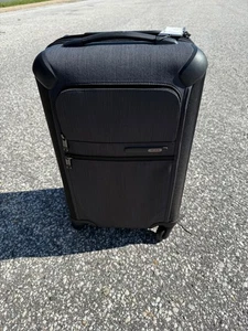 Tumi Gen 4.2 Executive Platinum Grey 22" International Carry On 4 Wheel 140513 - Picture 1 of 10