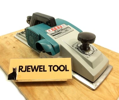 Cepilladora Makita 6-3/4" 1806B 170mm probada 50-60Hz 1200W 12.5A 100V usada Japón Foto 1 de 4