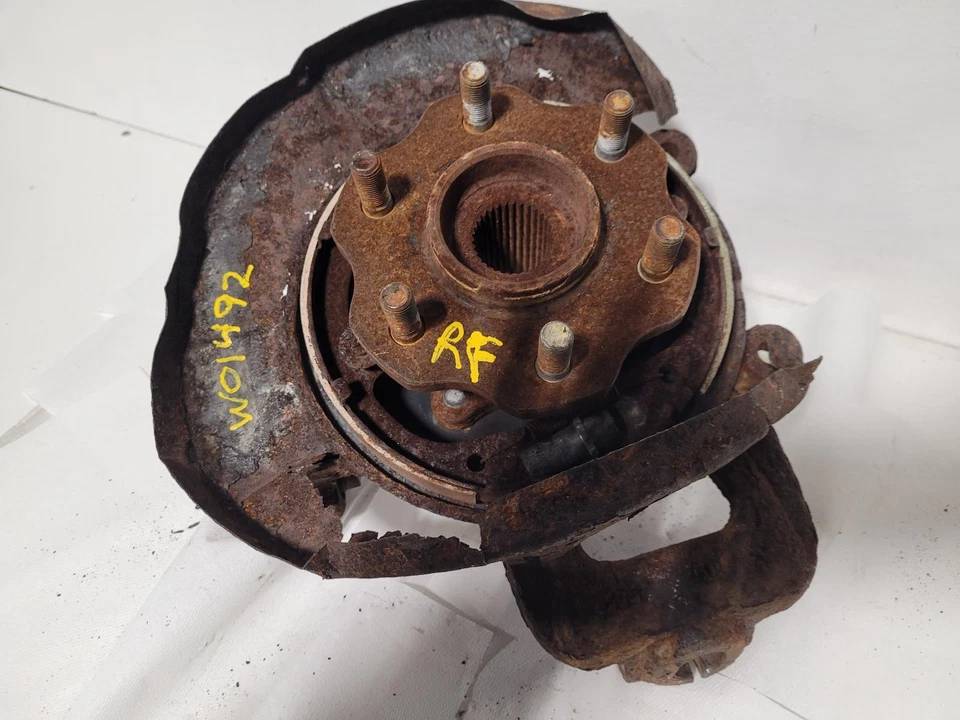 Used Front Wheel Hub fits: 2005 Nissan Pathfinder Front 4x4 6 cylinder hub only - Image 1 of 4