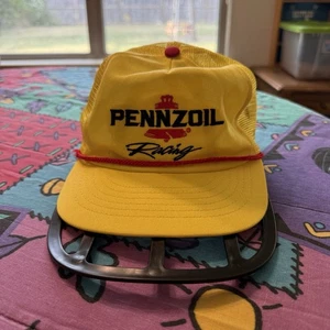 De colección Años 80 Pennzoil Amarillo Cuerda Sombrero Gorra Camionero Snapback Malla EE. UU. Aceite Swingster - Imagen 1 de 3