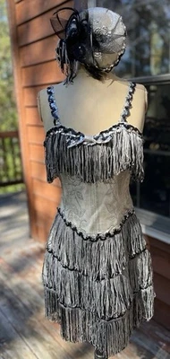 Vintage Plateado/Negro Años 70’s 80’s Showgirl, Vestido Burlesco, Disfraz, Cuentas, Lentejuelas Foto 1 de 4