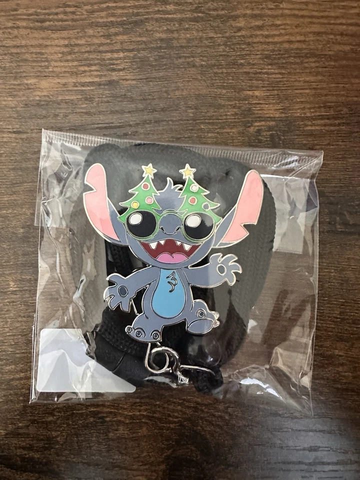 Disney Employee Center DEC Cast Stitch Christmas BOLO Pin Lanyard LE 200 - Image 1 of 1