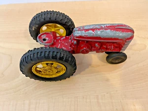 Vintage Hubley Massey Harris Tractor 1940 Made USA 1/24 scale diecast tractor - Picture 1 of 7