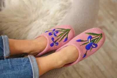 Art Kyrgyz Felt Slippers Flowers 100% Merino Wool Handmade  Comfy US 5-14.5 - Image 1 of 4