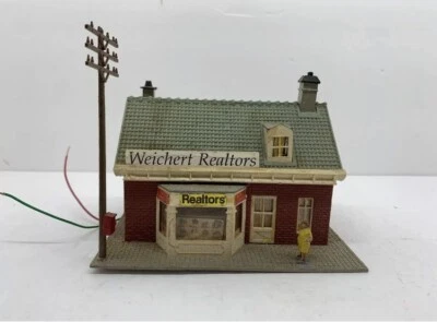 HO Model Power Model Building Weisherd Realtors Notary Public House No Box - Image 1 of 4